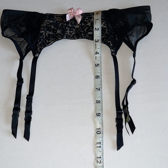 Victoria’s Secret Animal Print Under Black Lace Garter Belt - Picture 7 of 7